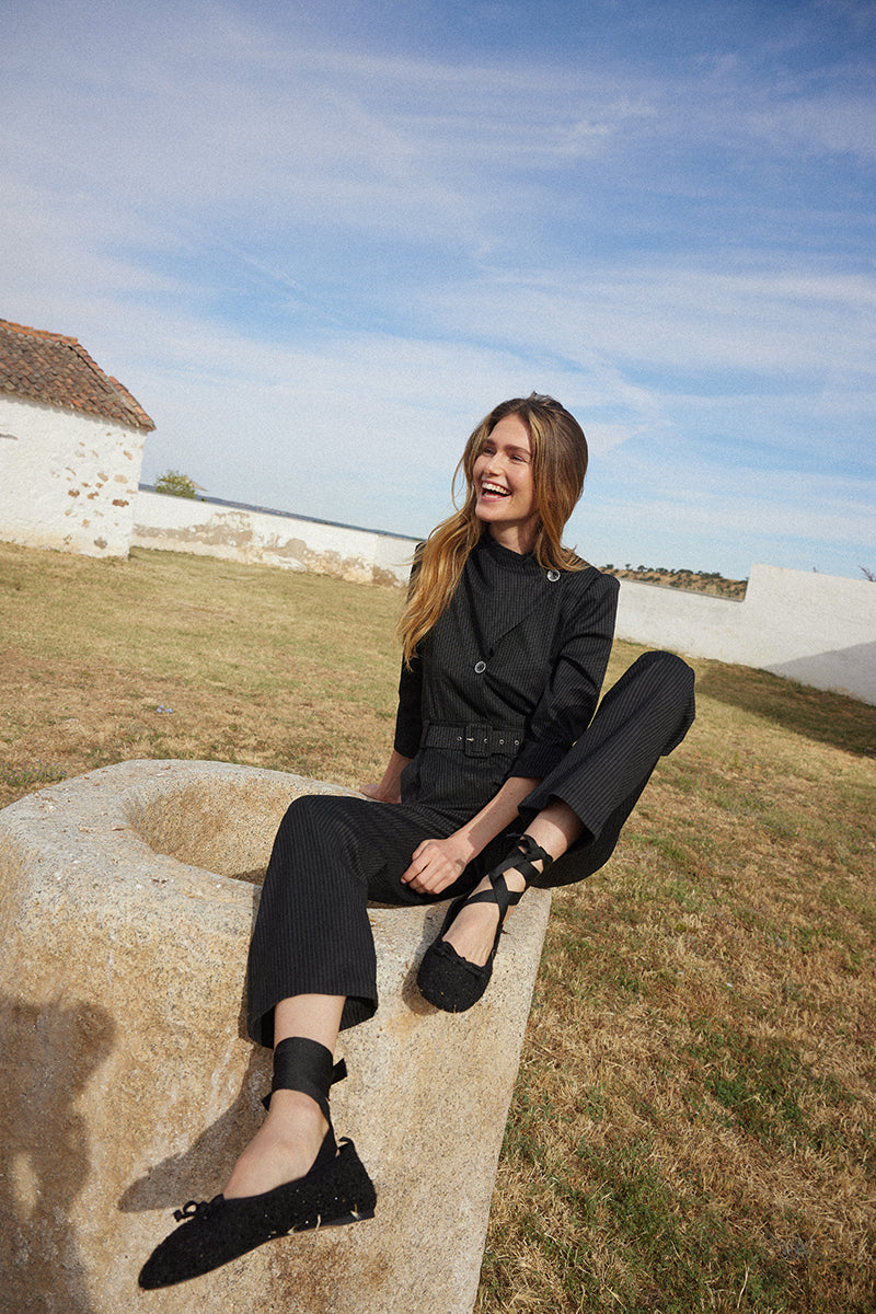 Mono-largo-elegante-de-mujer 3