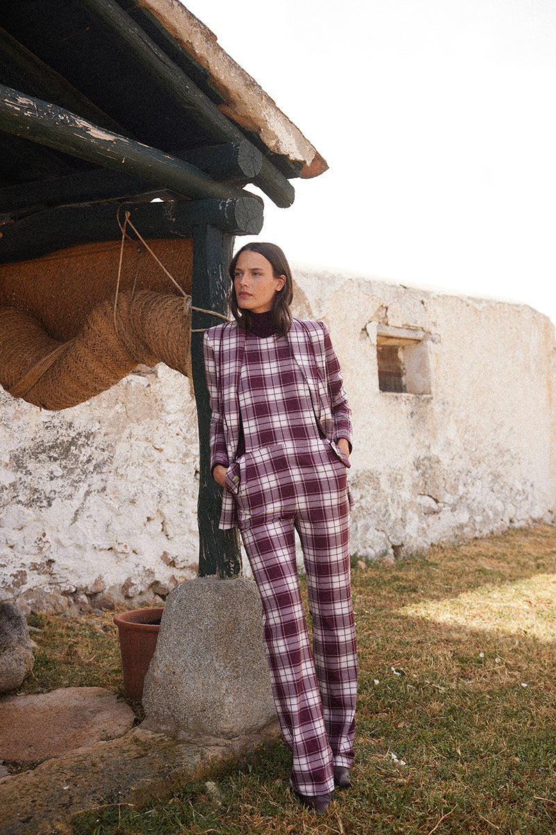 Chaqueta-de-cuadros-color-morado 5