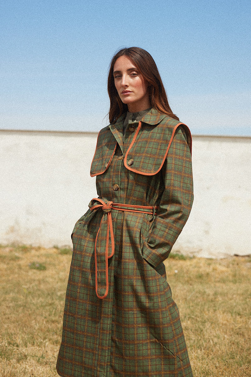 Gabardina-de-cuadros-mujer