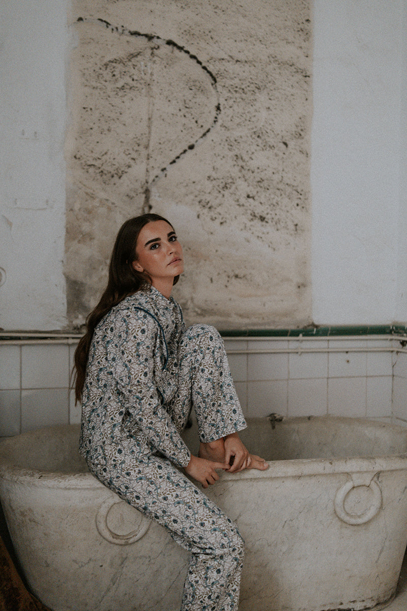 Pijama--de-flores-azul-de-algodón-2