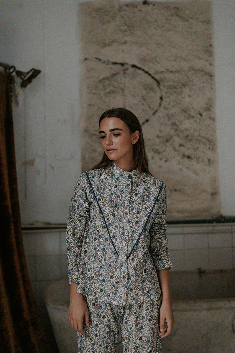 Pijama--de-flores-azul-de-algodón-