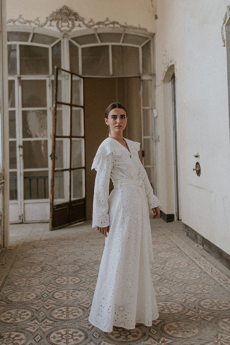 bata-de-novia-blanca-con-bordados-2