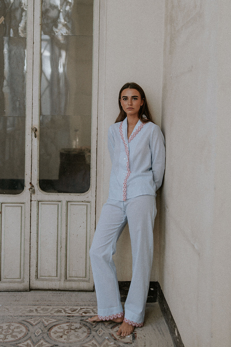 Pijama-de-rayas-celeste-mujer-