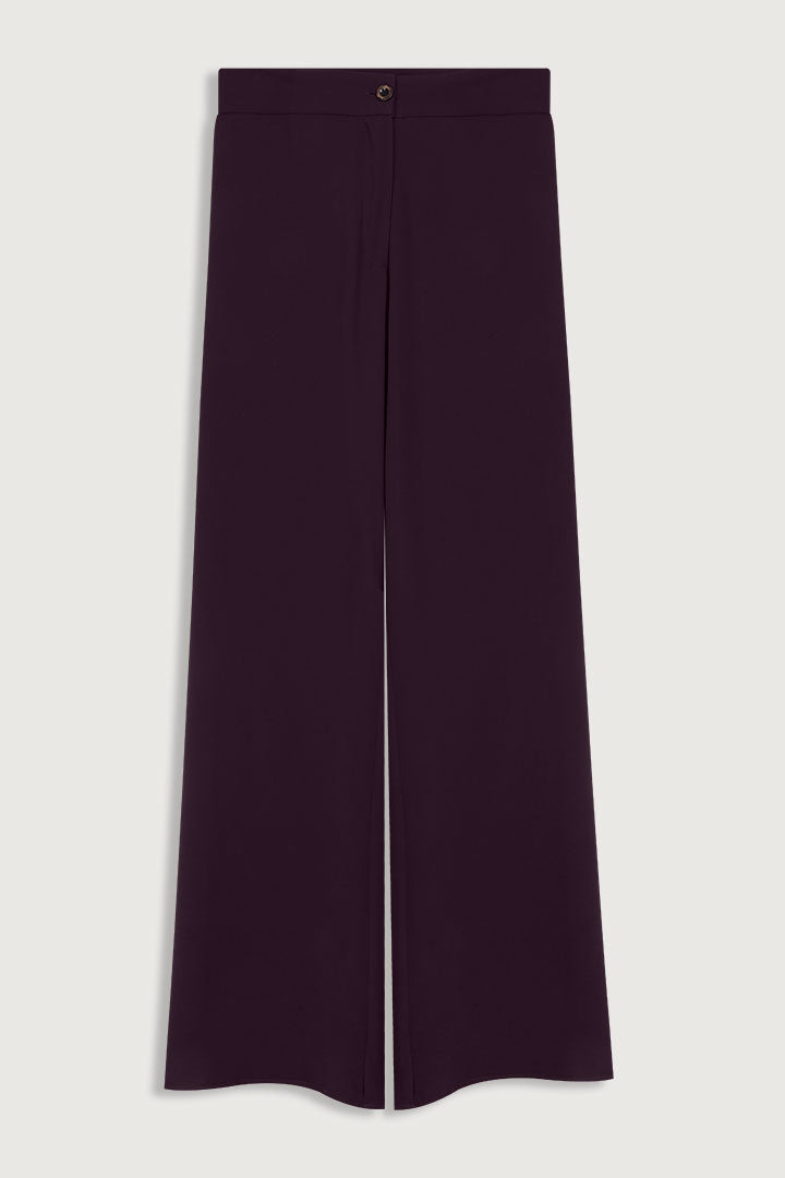 Pantalón largo de talle alto color berenjena.