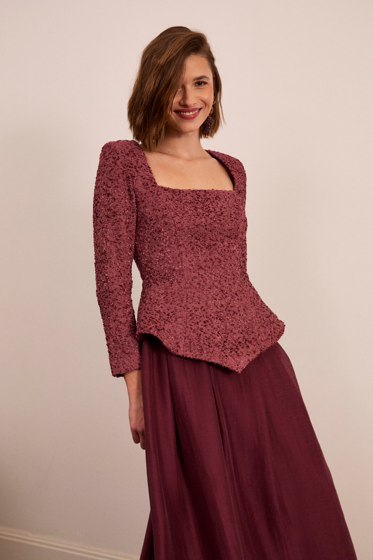 Robe Leire Cereza pour une marraine de mariage moderne