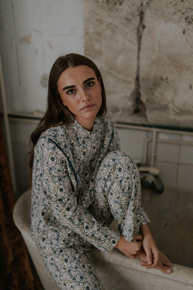 Pijama--de-flores-azul-de-algodón-3