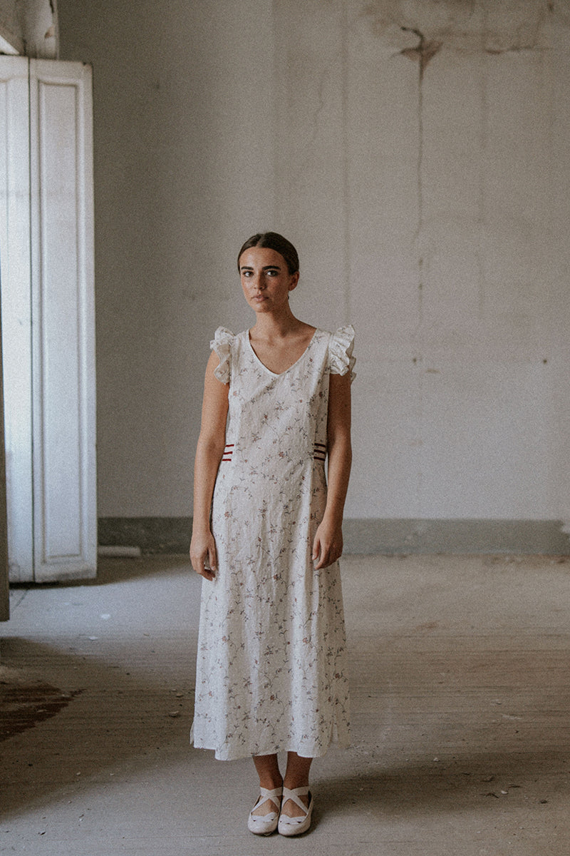 Camisón-blanco-de-flores-mujer-en-tejido-suave-2