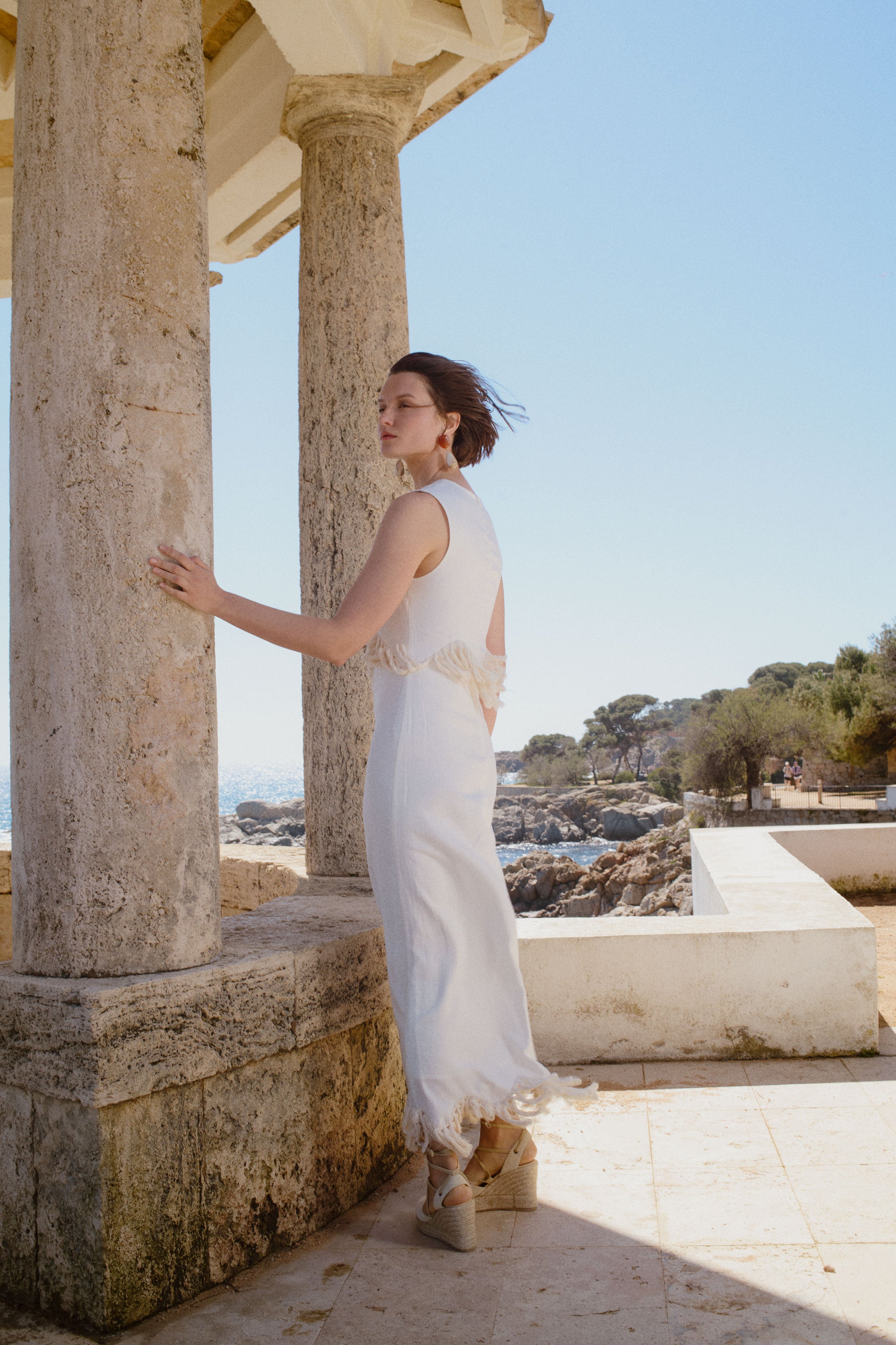 Vestido de Fiesta Midi de lino blanco y Flecos